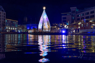 Der Lichtsegelbaum am Bootshafen