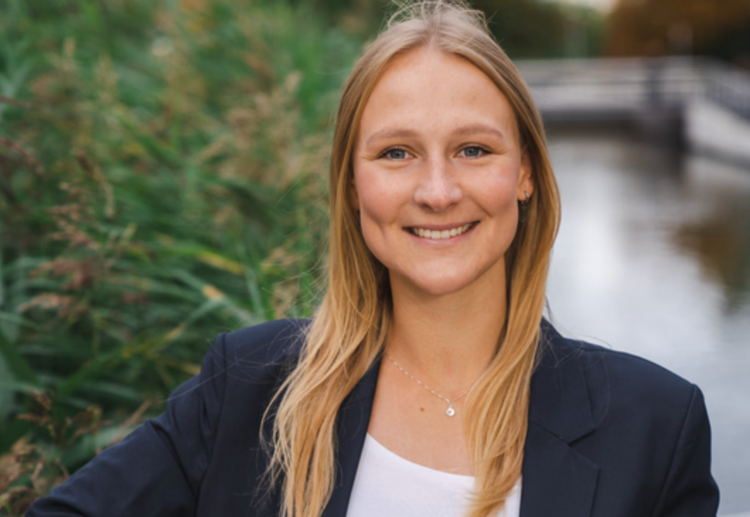  Anne Böhm<br>Projektleitung<br><a href="mailto:a.boehm@kiel-marketing.de">E-Mail: a.boehm(at)kiel-marketing.de</a><br>Tel.: <a href="tel.:04316791061">0431 – 679 10 55</a>