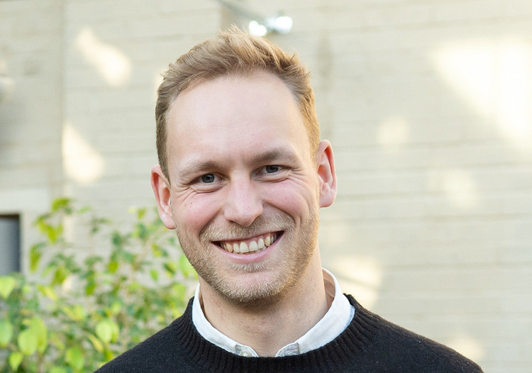  Jonas Godau <br>Innenstadt-Manager<br><br>Sie haben Interesse, die Fläche mit Ihrem Projekt kurzzeitig anzumieten? Dann melden Sie sich unter j.godau(at)kiel-marketing.de oder unter 0431 / 6791058.