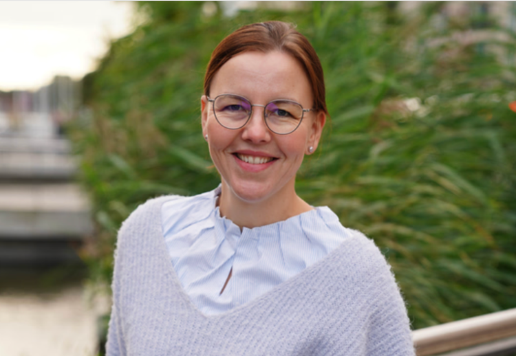  Top-Thema Smart Retail:<br><br>Ina Runge, Leiterin Digitalisierung der lokalen Wirtschaft<br>i.runge@kiel-marketing<br>Tel.: 0431-6791061