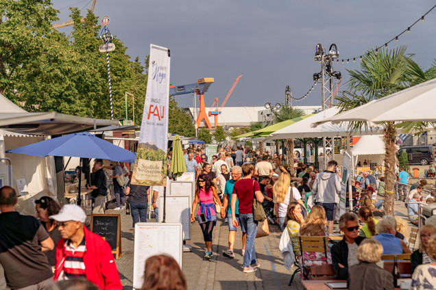 Stände bei Käse trifft Wein
