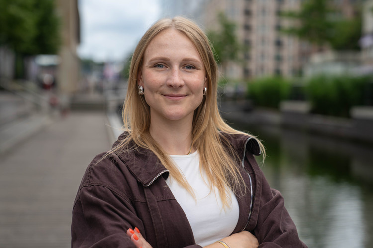  Anne Böhm<br>Projektleitung<br><a href="mailto:a.boehm@kiel-marketing.de">E-Mail: a.boehm(at)kiel-marketing.de</a><br>Tel.: <a href="tel.:04316791061">0431 – 679 10 55</a>